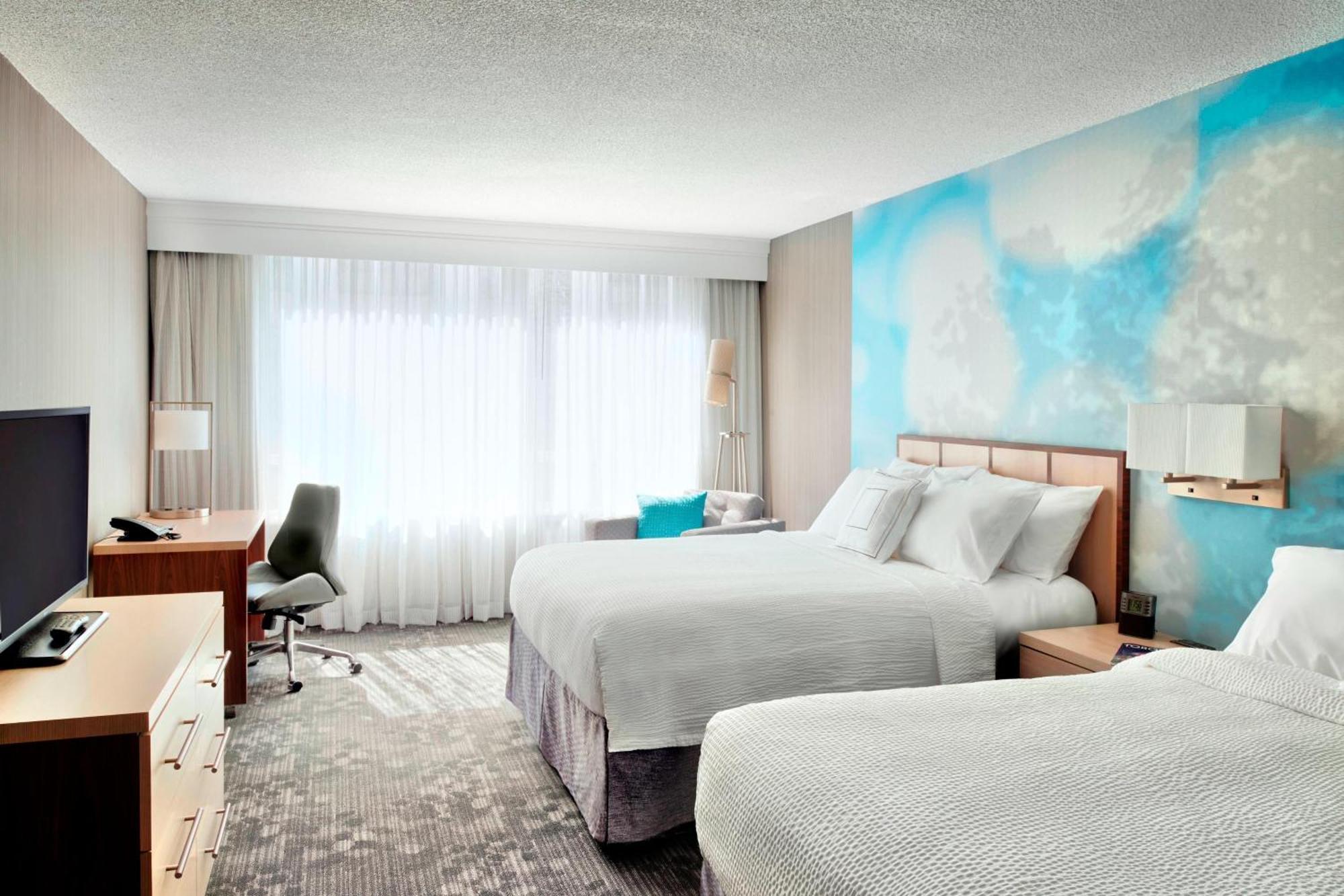 Courtyard By Marriott Toronto Downtown Hotel Exterior photo