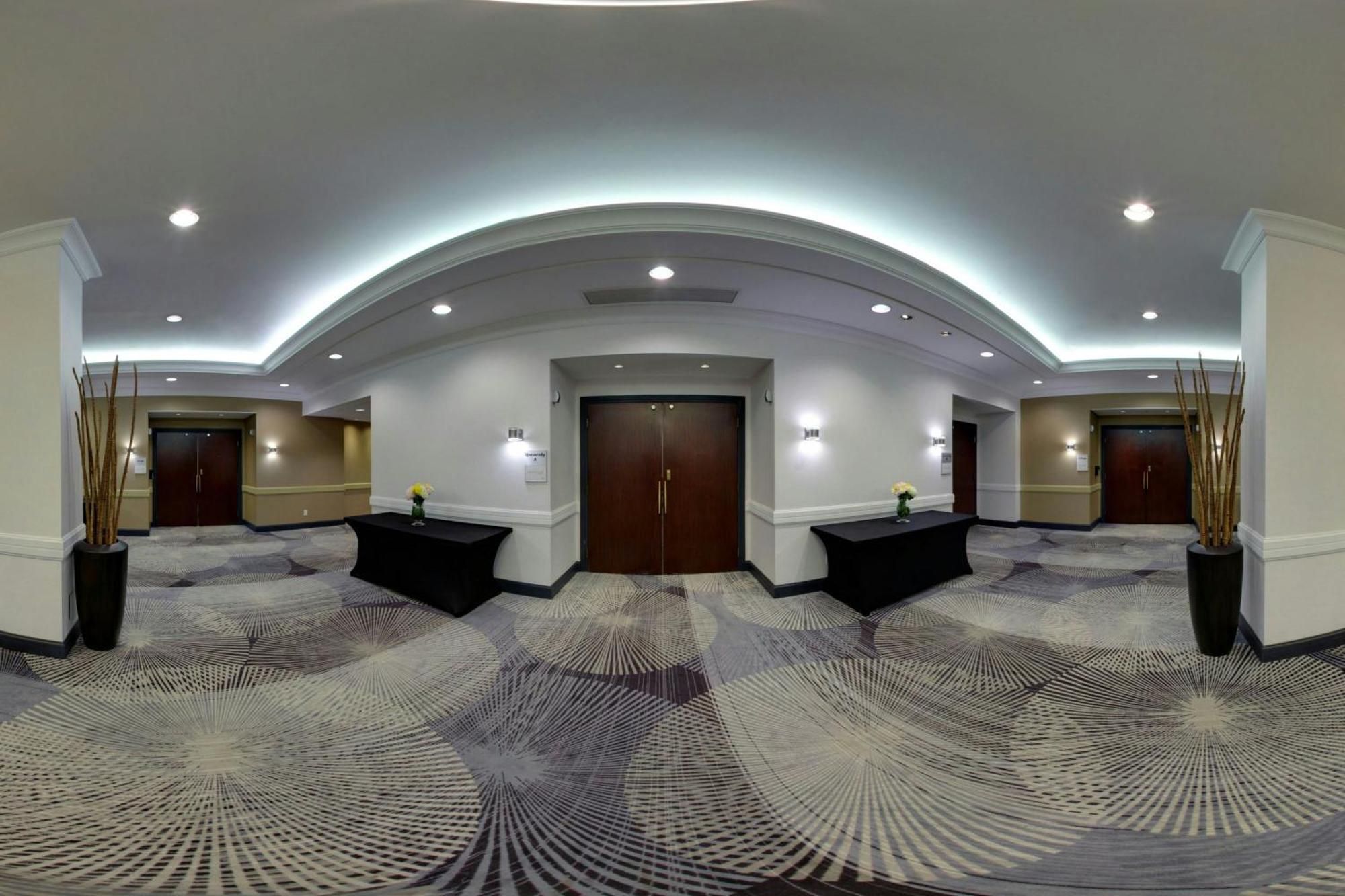 Courtyard By Marriott Toronto Downtown Hotel Exterior photo