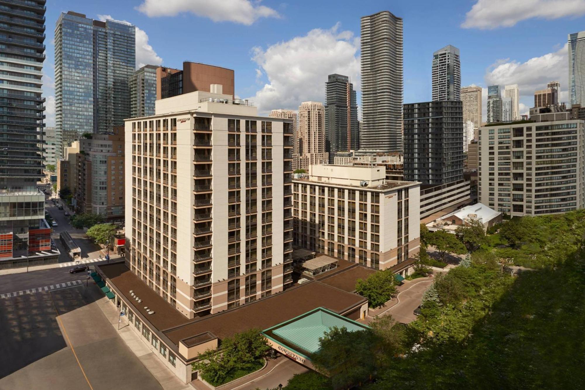 Courtyard By Marriott Toronto Downtown Hotel Exterior photo