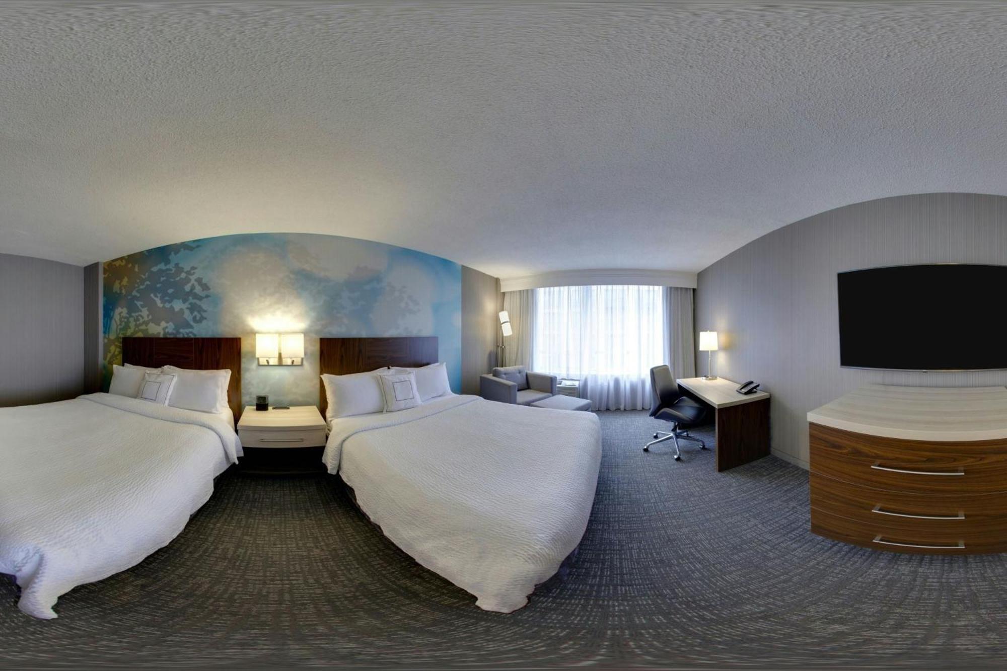 Courtyard By Marriott Toronto Downtown Hotel Exterior photo